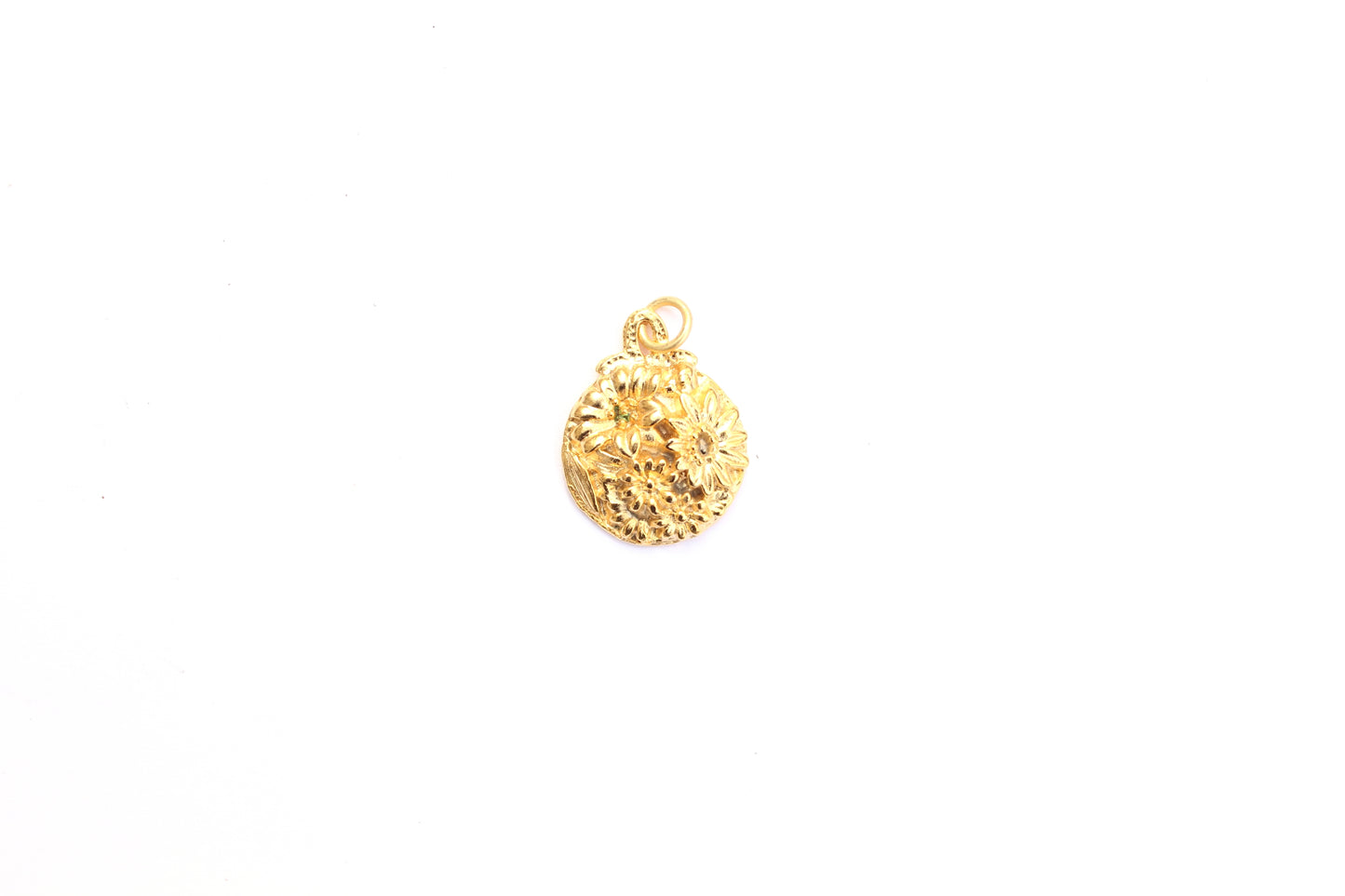 Round Bouquet Charm In Britannium – Nature's Bloom in Timeless Metal