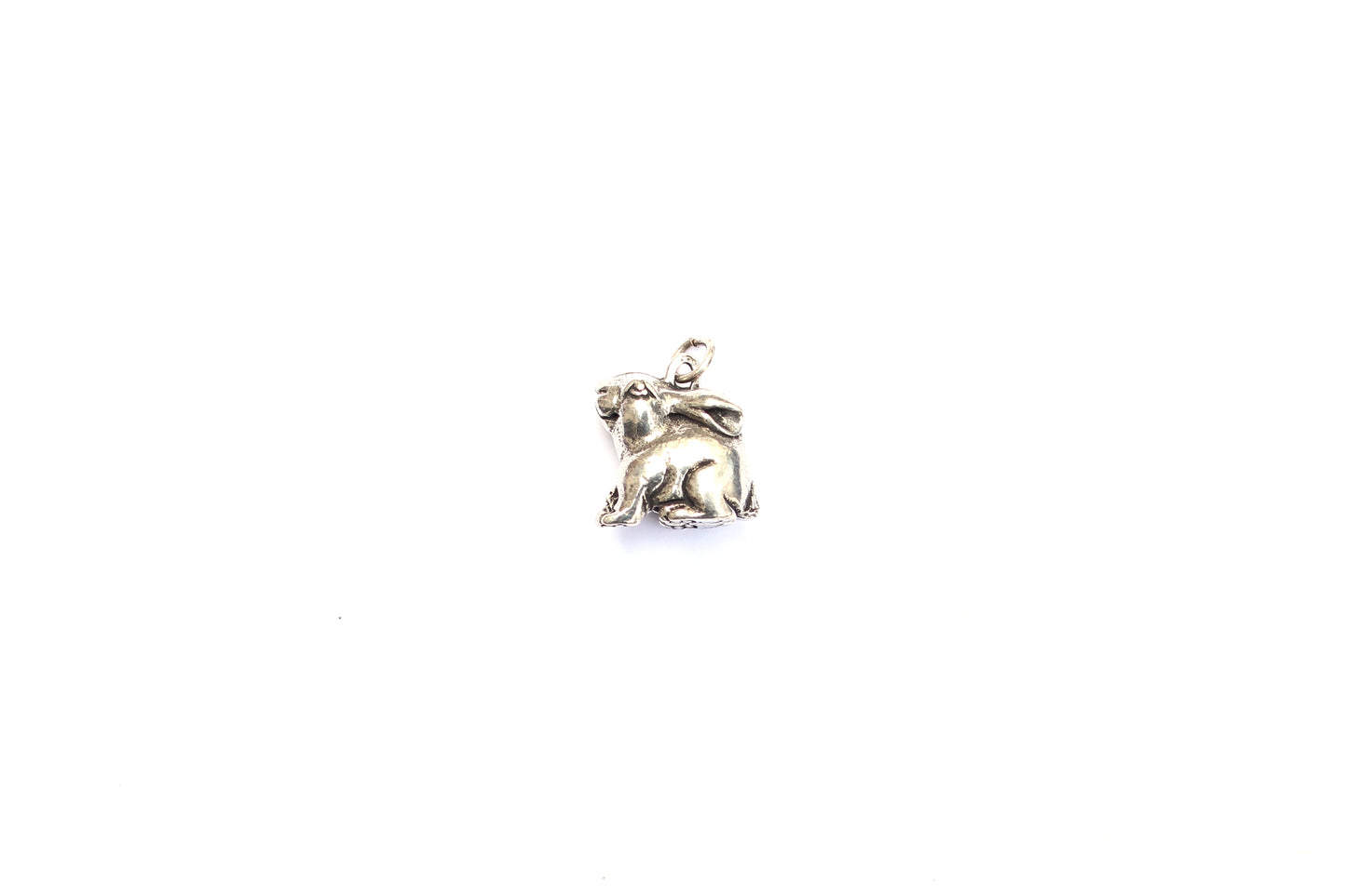 3D Rabbit Charm in Britannium – Timeless Elegance in Antique Replication
