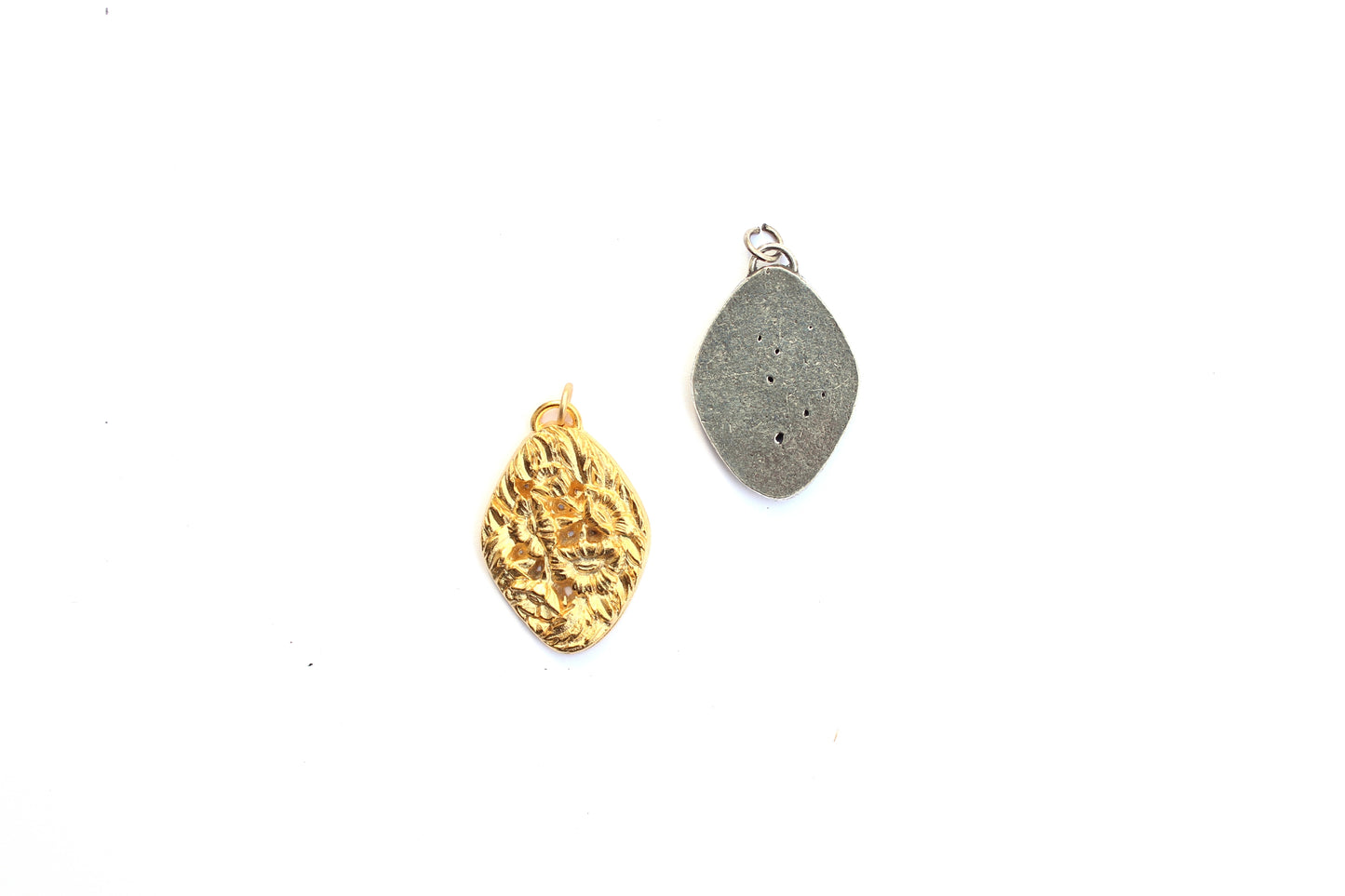Oval Bouquet Charm In Britannium – Nature's Bloom in Timeless Metal