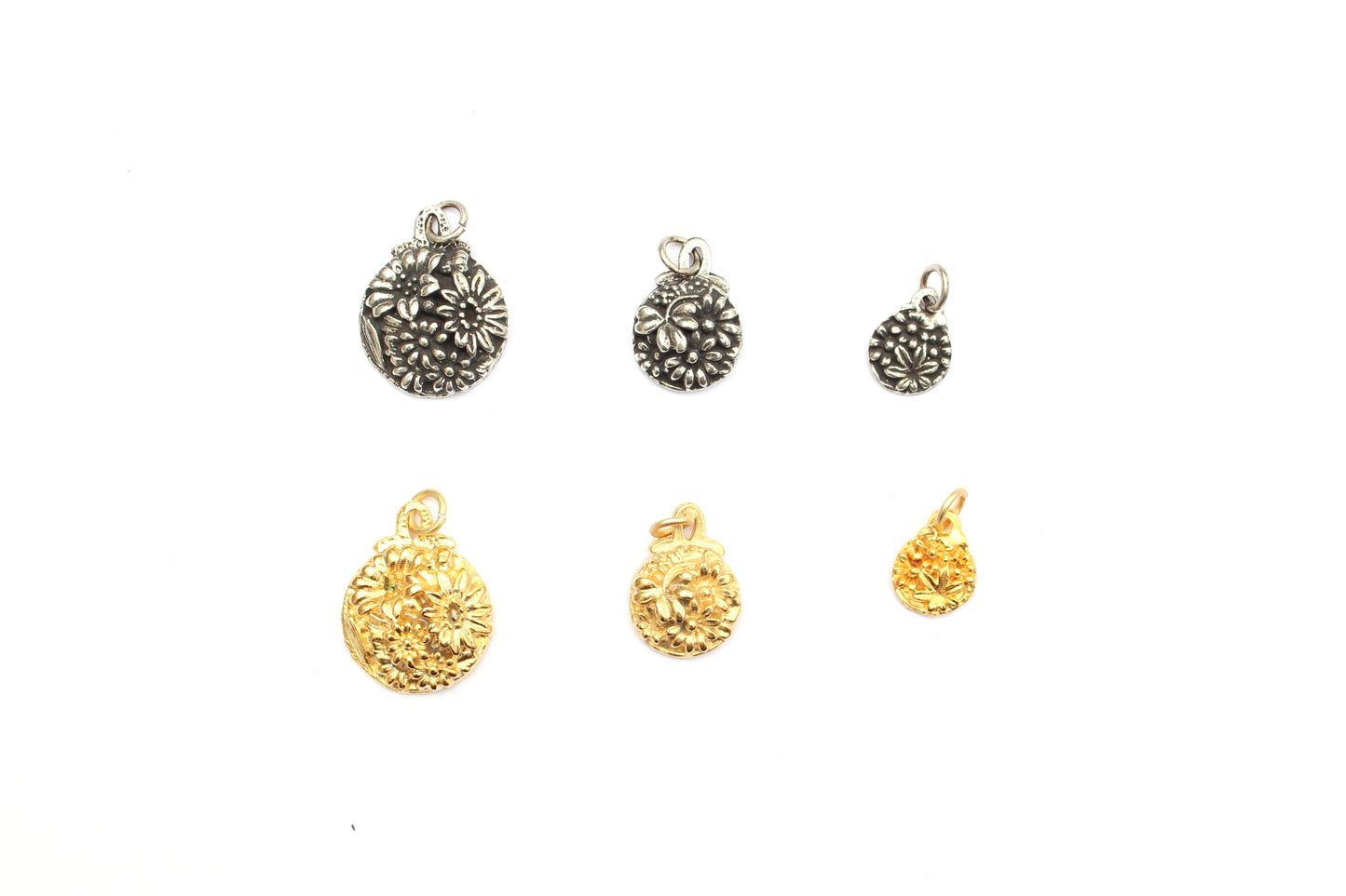 Round Bouquet Charm In Britannium – Nature's Bloom in Timeless Metal