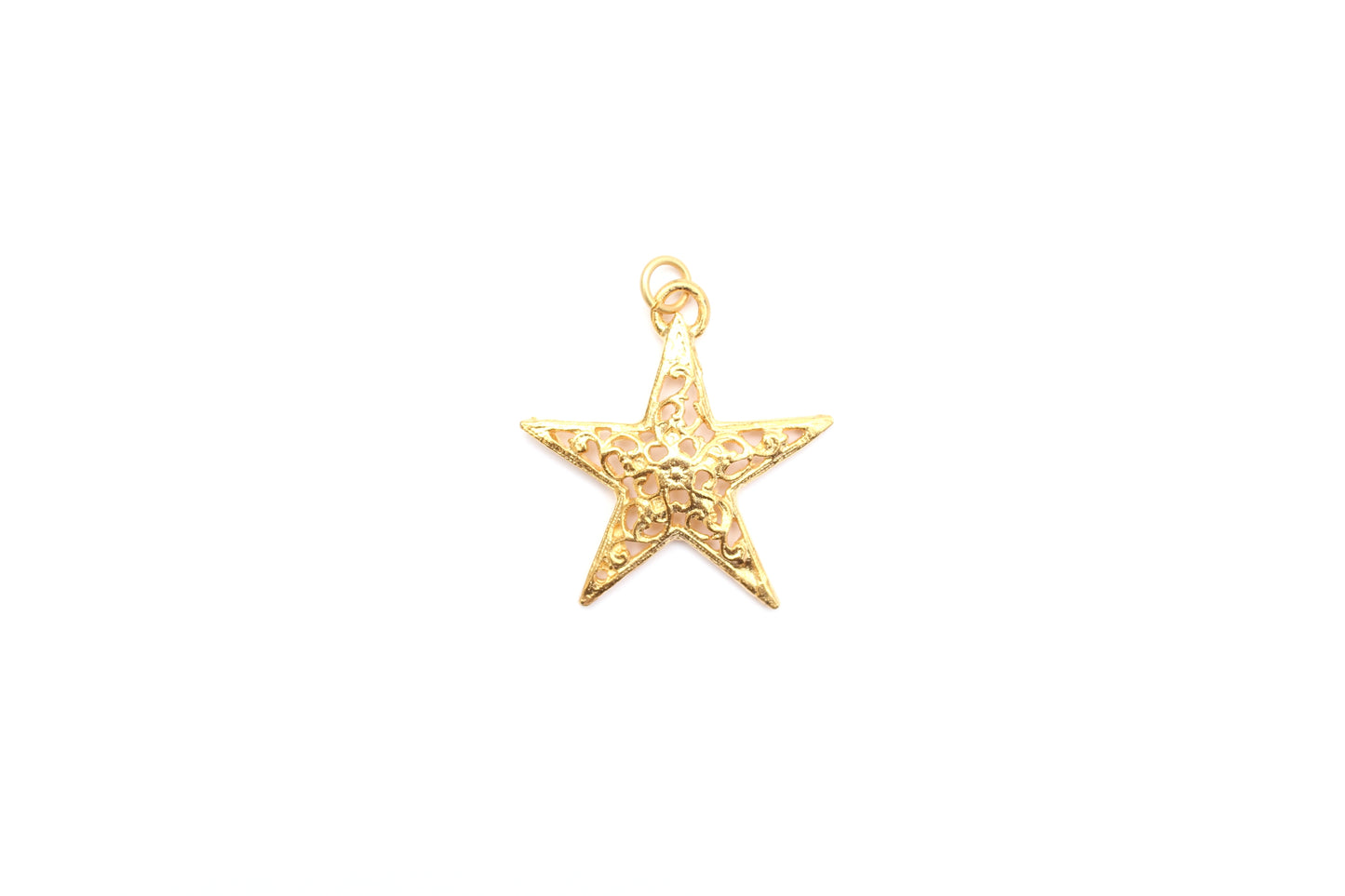Star Pendant in Britannium – Radiant Filigree Elegance in Metal