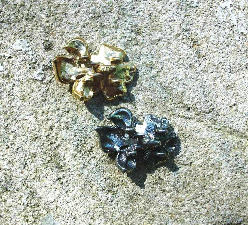 Britannium Clasp, Pansy Charm, Flower Clasp, Buckle Clasp, Gold Clasp, Hook and Eye, Decorative Clasp, Flower Charm, Brittanium, Gold Charm