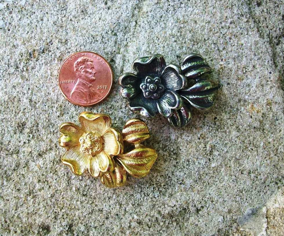Britannium Clasp, Pansy Charm, Flower Clasp, Buckle Clasp, Gold Clasp, Hook and Eye, Decorative Clasp, Flower Charm, Brittanium, Gold Charm