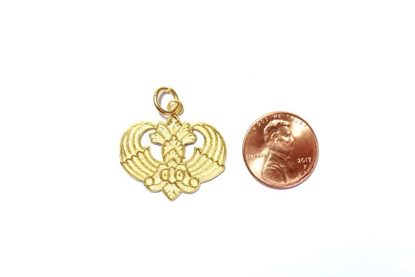 Vintage Gold Charm, Gold Pendant, Jewelry Making, Vintage Charm, Jewelry Finding, Gold Charm, Steampunk, Jewelry Making, Jewelry Design