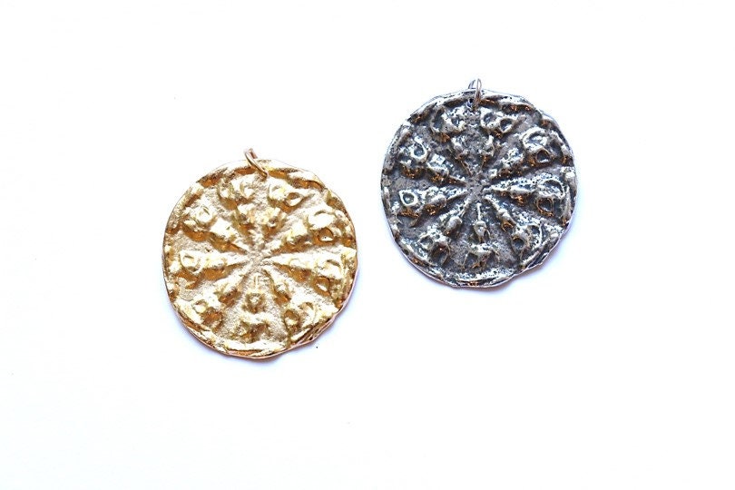 Gold Medallion Pendant, Coin Jewelry, Large Pendant, Gold Pendant, Statement Pendant, Jewelry Making, Disk Pendant, Coin Charm, Finding