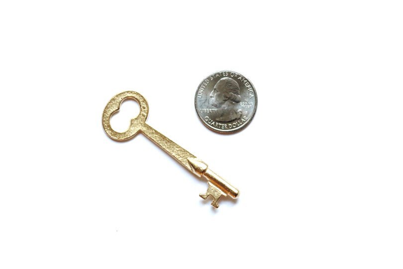 Gold Key Charm, Skeleton Key, Key Pendant, Key Jewelry, Gold Key, Lock and Key, Vintage Charm, Steampunk Charm, Vintage Jewelry, Finding