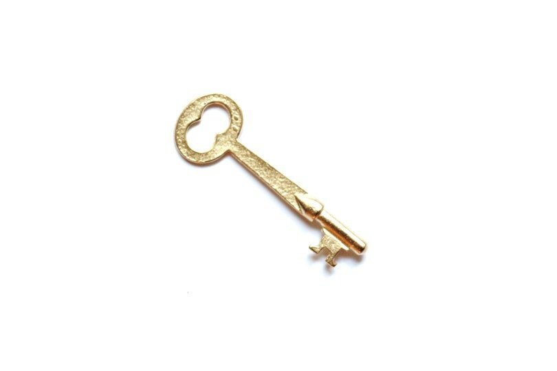 Gold Key Charm, Skeleton Key, Key Pendant, Key Jewelry, Gold Key, Lock and Key, Vintage Charm, Steampunk Charm, Vintage Jewelry, Finding