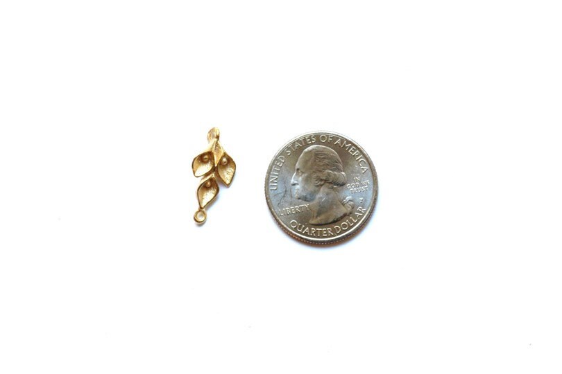 Gold Calla Lily Charm, Lily Charm, Pewter Charm, Flower Charm, Gold Flower, Gold Charm, Tiny Charm, Jewelry Making, Finding, Gold Connector