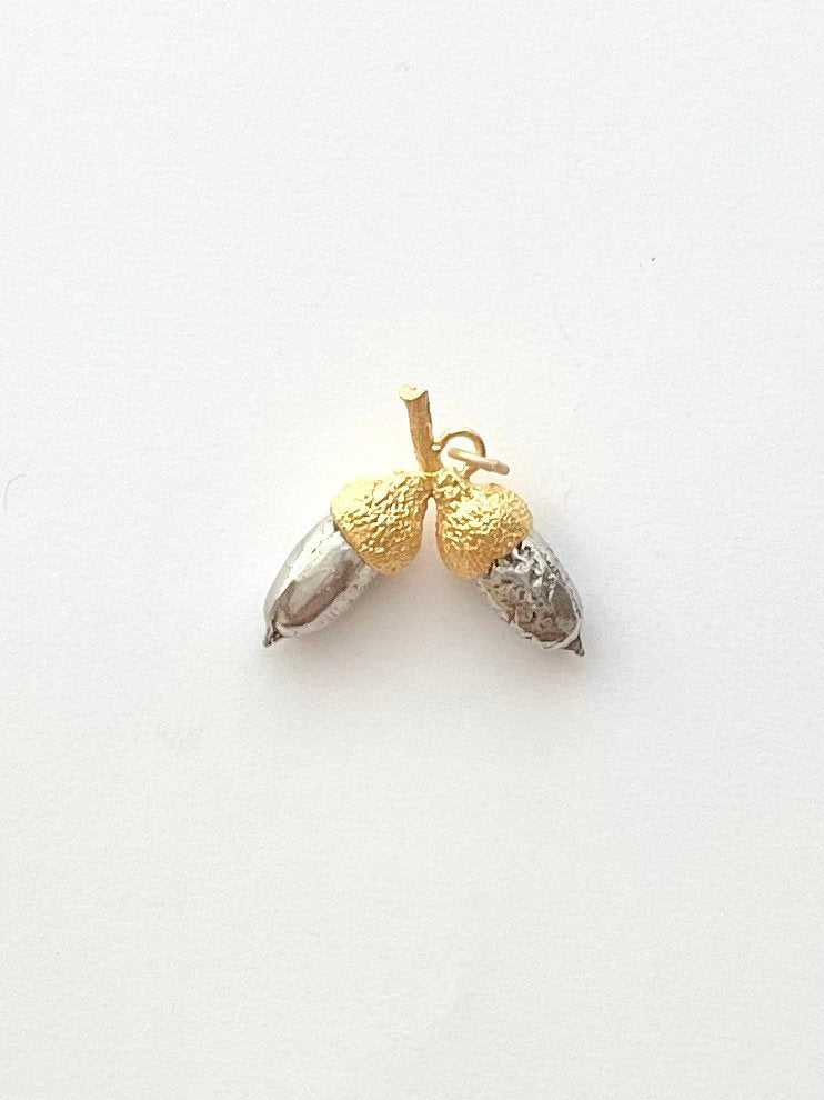 Acorn Pendant, Acorn Necklace, Fall Charm, Silver Charm, Charm Bracelet, Jewelry Making, Acorn Charm, Nature Charm, Garden Jewelry