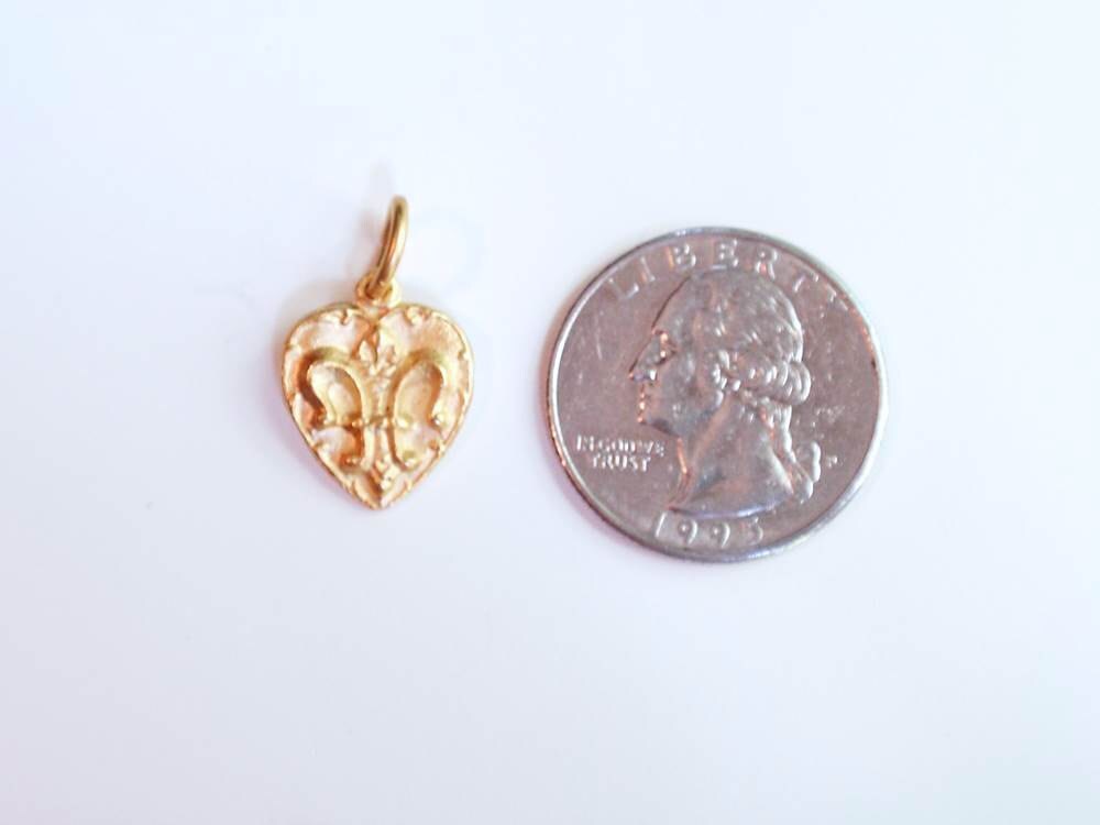 Heart Fleur de Lis Charm, Fleur de Lis, Heart Charm, Gold Charm, French Charm, Heart Jewelry, Parisian Charm, Fleur de Lis Charm, Bracelet