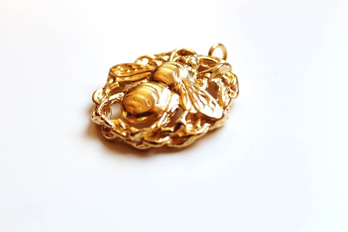 Coat button bee, Vintage Button, Large Bee, Gold Bee, Silver Bee, Antique Button