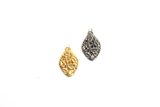 Oval Bouquet Charm In Britannium  – Nature's Bloom in Timeless Metal