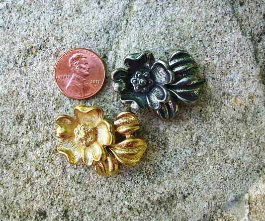 Britannium Clasp, Pansy Charm, Flower Clasp, Buckle Clasp, Gold Clasp, Hook and Eye, Decorative Clasp, Flower Charm, Brittanium, Gold Charm