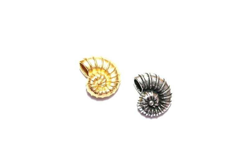 Nautilus Shell Charm, Gold Beach Charm, Shell Pendant, Shell Charm Bracelet, Beach Jewelry, Shell Charm Bracelet