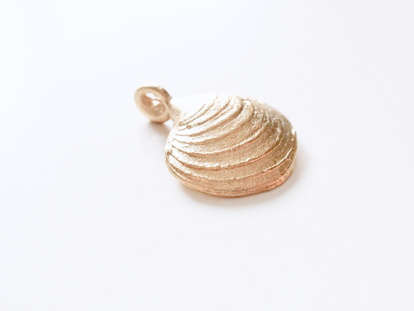 Gold Clam Charm, Seashell Charm, Shell Charm, Gold Charm, Silver Charm, Beach Charm, Beach Jewelry, Summer Jewelry, Ocean Charm, Sea Charm