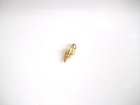 Conch Charm, Conch Shell, Shell Charm, Beach Charm, Nautical Charm, Beach Jewelry, Shell Jewelry, Gold Charm, Charm Bracelet