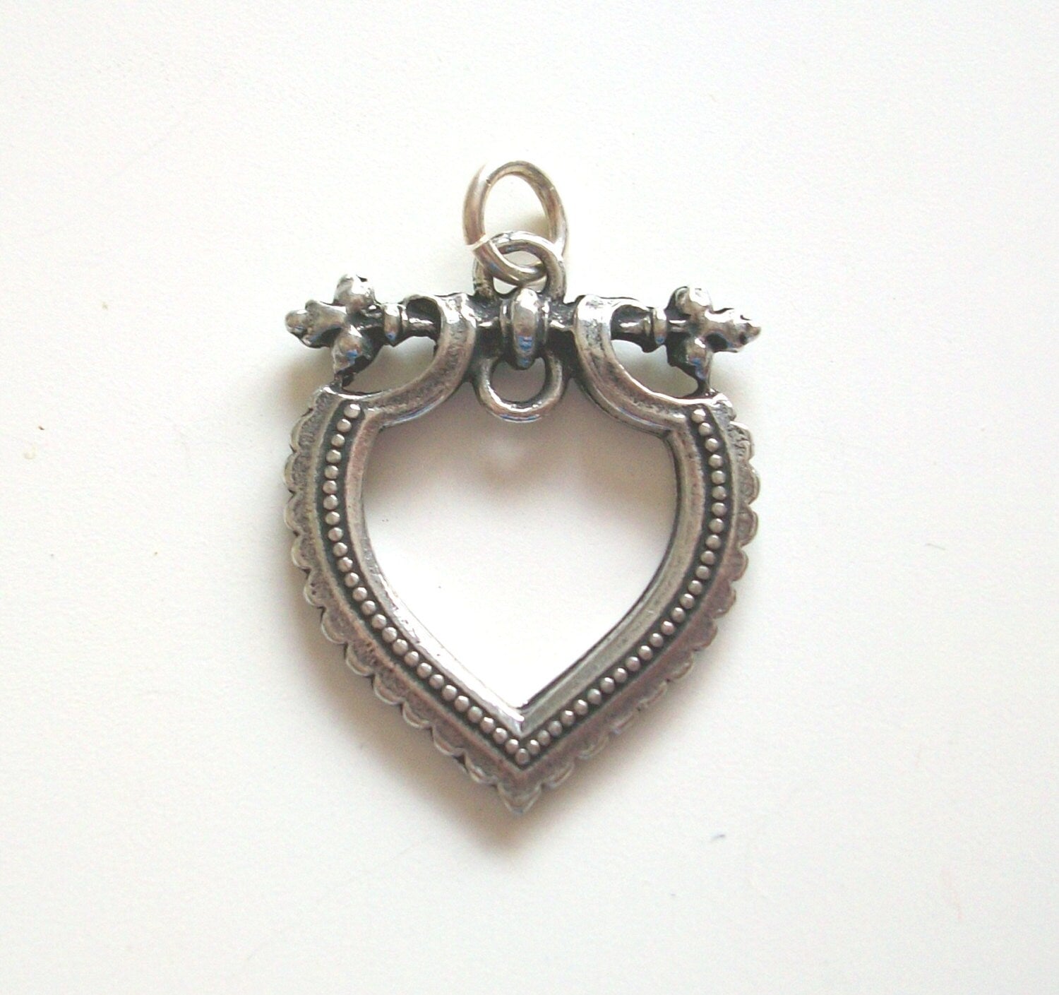 Gold Harp Component, Gold Charm, Gold Vintage Charm, Vintage Jewelry, Steampunk, Jewelry Component, Jewelry Supply, Antique Charm, Heart